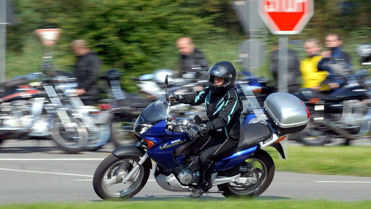 Aktion zur Bekämpfung von Motorradunfällen: Polizei kontrolliert hunderte Biker in Leonberg und Ludwigsburg