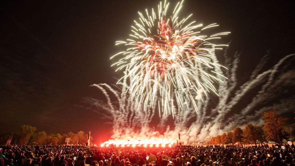  Mit einem indischen Beitrag sind die Flammenden Sterne, das dreitägige Feuerwerksspektakel in Ostfildern, eröffnet worden. Hat er Chancen zu gewinnen? 