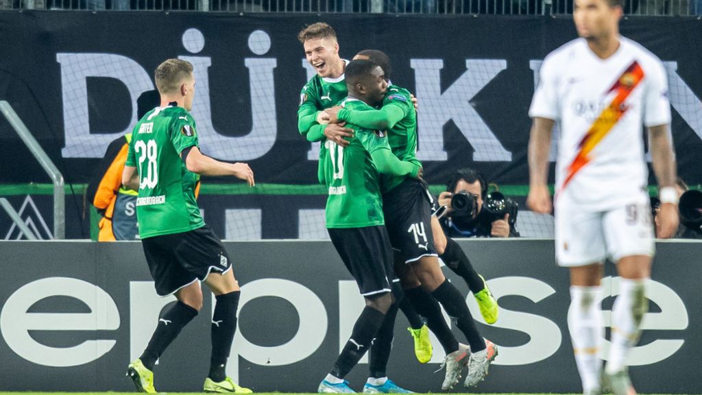  Der Jubel kannte keine Grenze im Borussia-Park: Gladbach gewinnt dank eines späten Treffers das Duell gegen AS Rom. Beim VfL Wolfsburg verschärft sicht dagegen die Formkrise. 