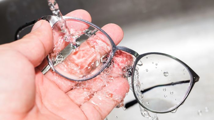 Brille putzen ohne Schlieren (wie beim Optiker)