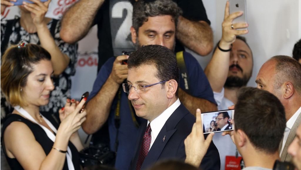 Bürgermeisterwahl in Istanbul: Erdrutschsieg für  Oppositionspolitiker Imamoglu