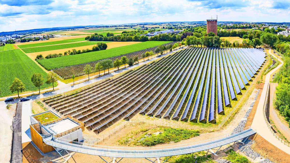 Größte Solarthermieanlage Deutschlands: Um das Solarfeld führt nun ein Sonnenpfad