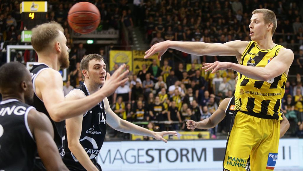 Basketballer besiegen Vechta: Wundertüte Riesen