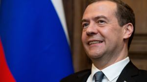 Medwedew als Ministerpräsident bestätigt
