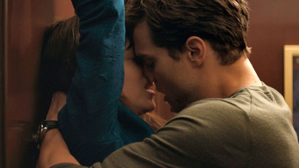  Kurz vor dem Start des Vorverkaufs für den zweiten Teil von „Fifty Shades of Grey: Gefährliche Liebe“ ist ein neuer Trailer erschienen – und der ist noch heißer als der erste. 