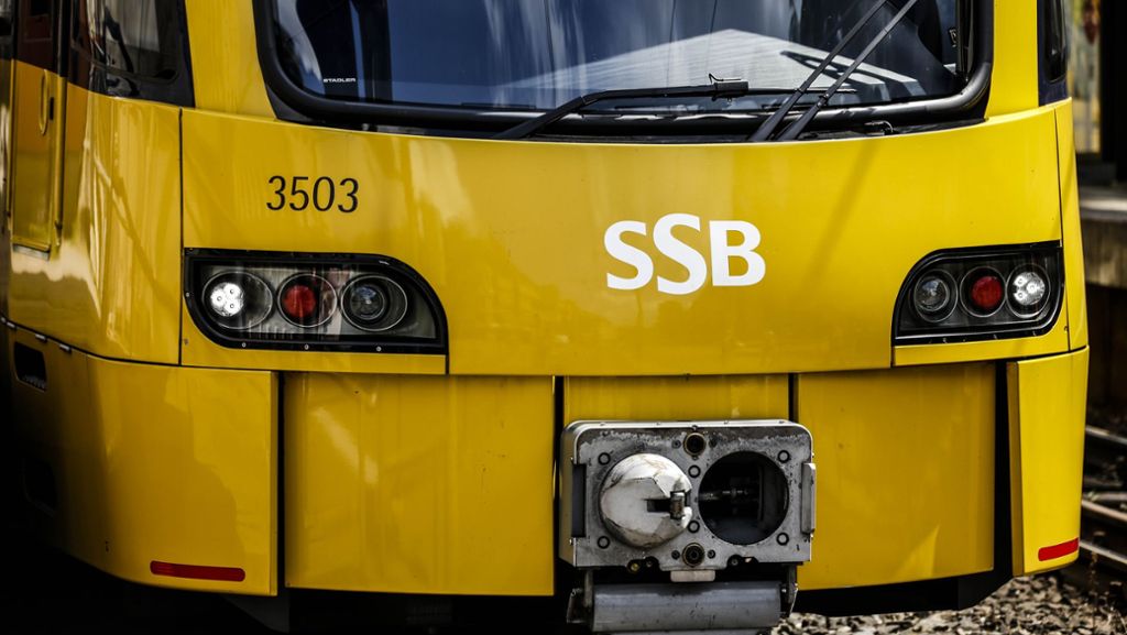 Stadtbahn-Unfall in Stuttgart: Fußgänger von Stadtbahn schwer verletzt