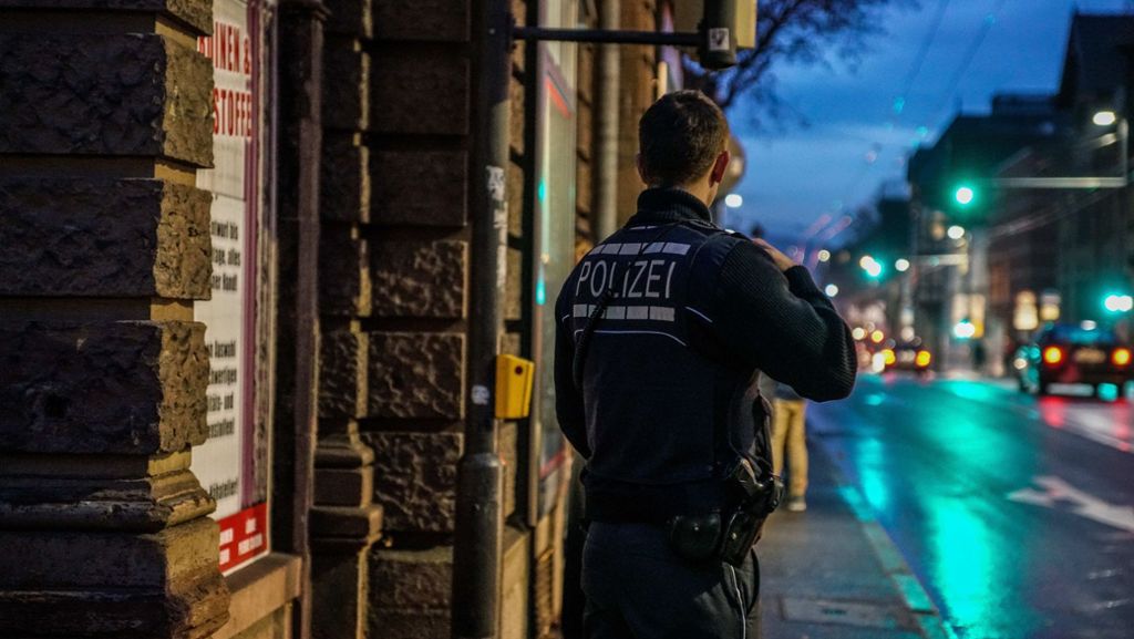 Nach Raubüberfall in Esslingen: Polizei sucht mit Phantombild nach dem Täter