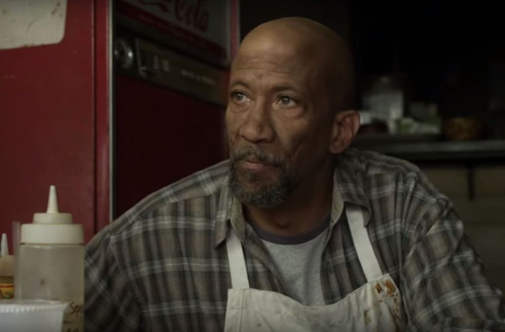 Reg E. Cathey (1958-2018) in einer seiner Paraderollen: als Soul-Food-Koch Freddy Hayes in „House of Cards“ Foto: Screenshot Netflix