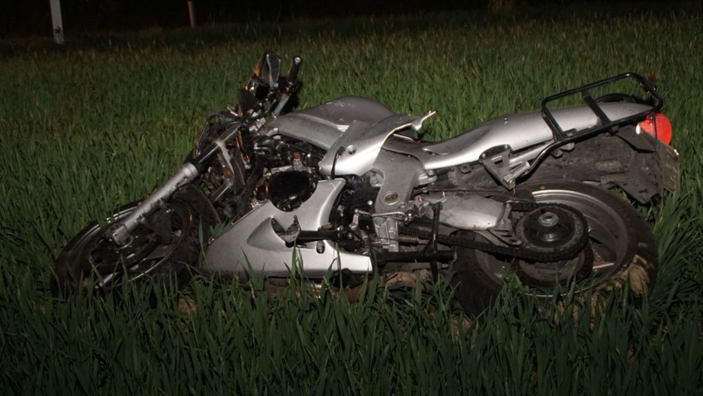 Unfall bei Herrenberg: Motorradfahrer stirbt bei Kollision auf Kreisstraße
