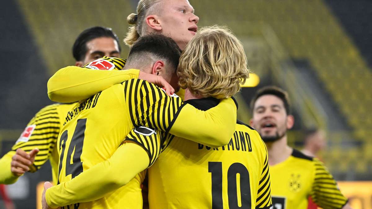  Nach dem hart erkämpften Sieg in Frankfurt zeigt Borussia Dortmund auch gegen Freiburg eine starke Vorstellung. Den Rückstand auf die Bayern verkürzte der BVB zumindest vorübergehend auf drei Punkte. Die Leistungssteigerung der Gäste nach der Pause kam zu spät. 