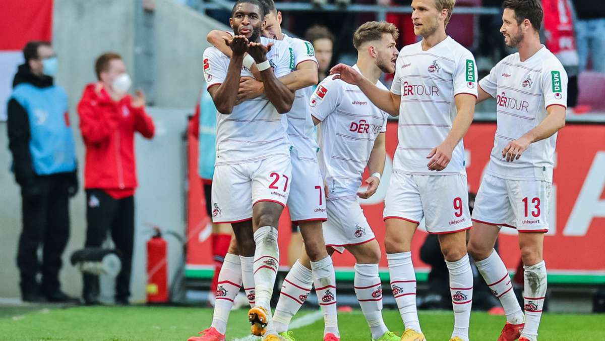  Bayer Leverkusen hat im Derby gegen den 1. FC Köln eine 2:0-Führung verspielt. Für die Gastgeber traf Anthony Modeste gleich zwei Mal. 