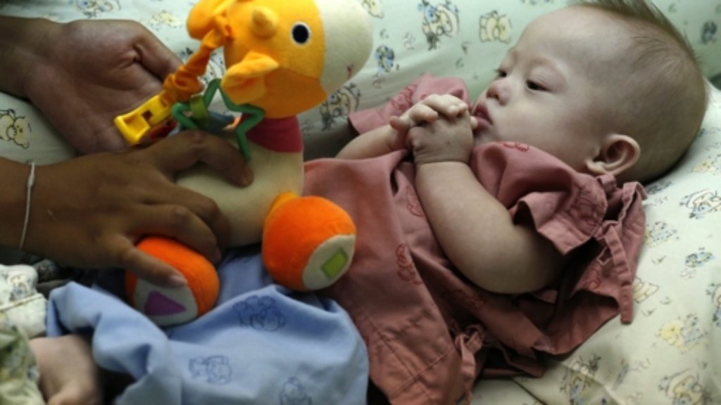 Baby Gammy: Schlammschlacht um Down-Syndrom-Kind