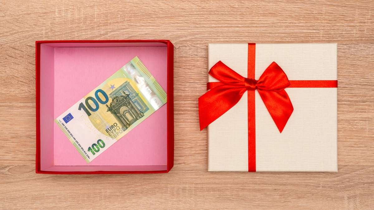 Wie viel Geld schenkt man zum Geburtstag? (Ratgeber)