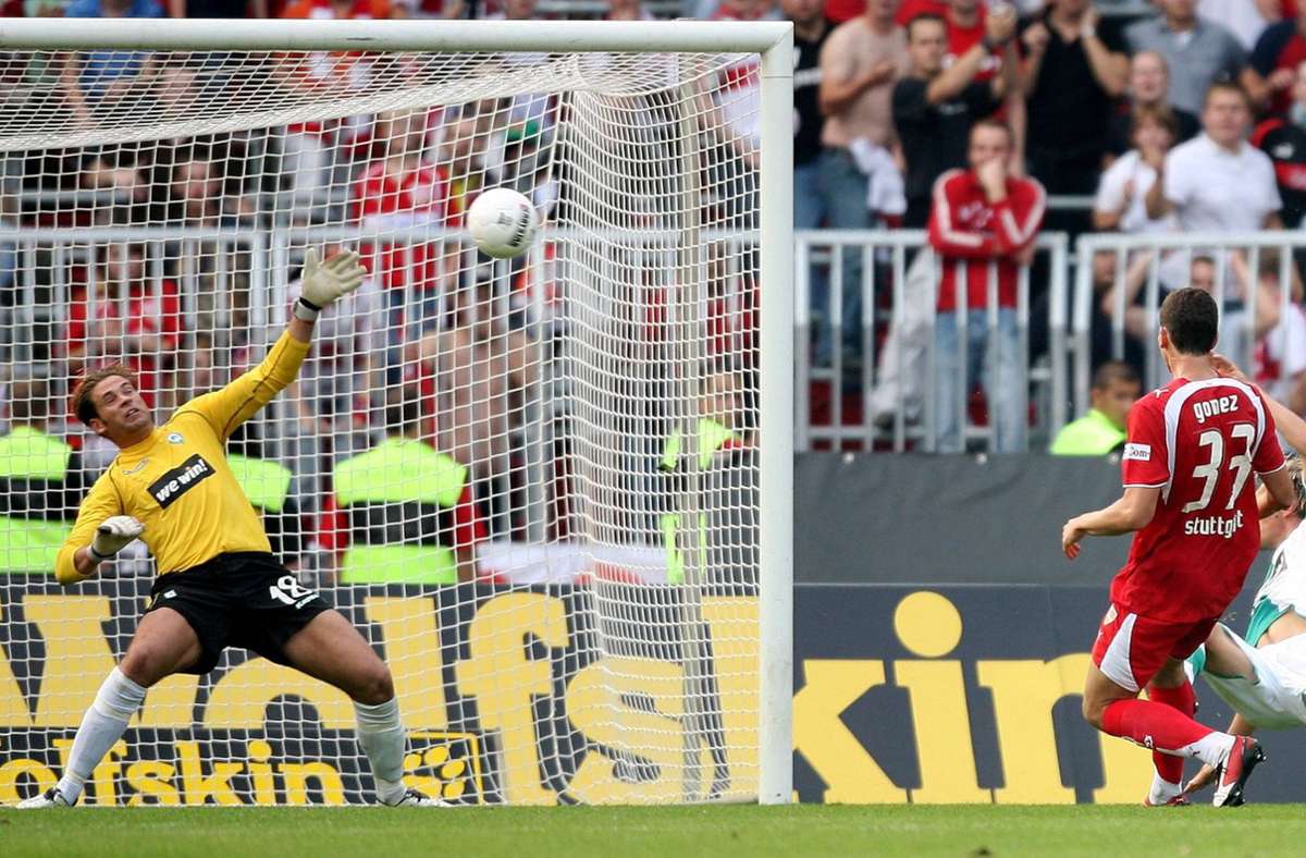 Mario Gomez ist es, der mit seinem Treffer zum 3:2 in der 87. Minute für die Entscheidung sorgt. Der Jungstar, damals 21 Jahre alt, lässt Werder-Torwart Tim Wiese keine Chance – sein erster von am Ende 14 Saisontoren.