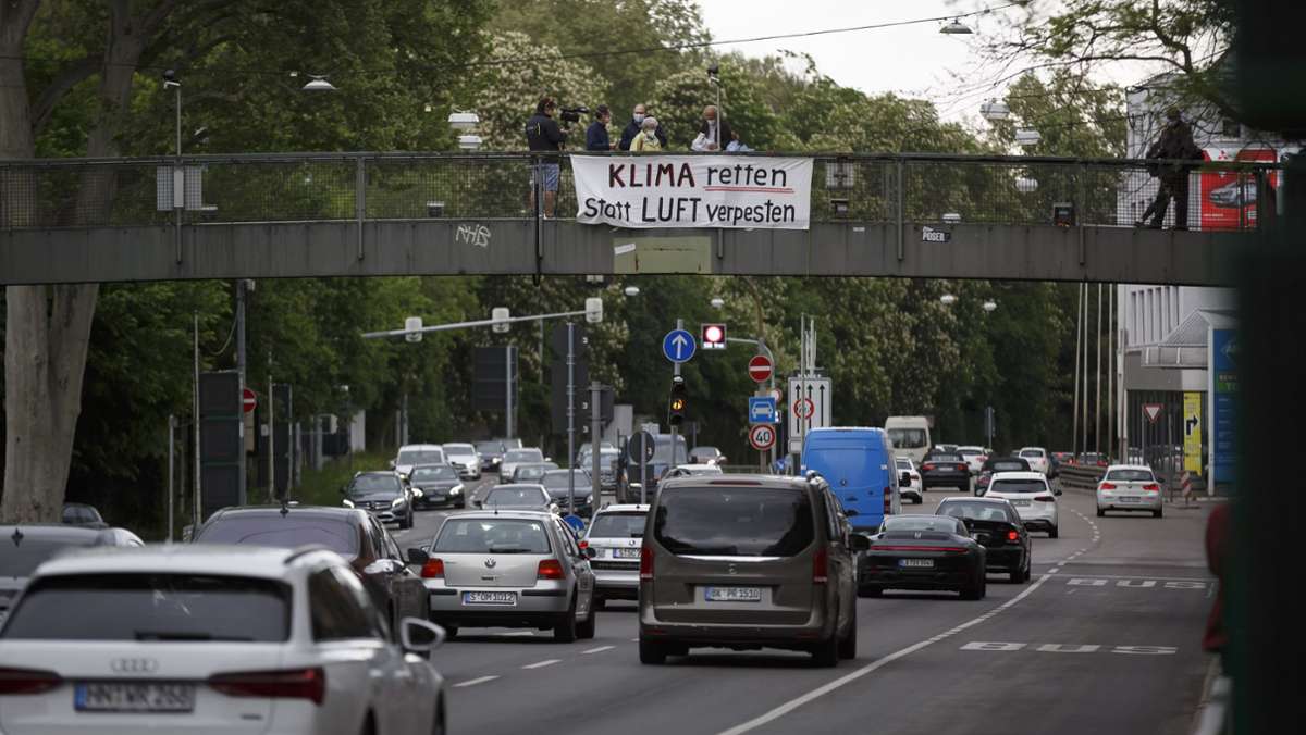 Luftschadstoffe in Stuttgart: Zwei Straßenzüge kratzen am Grenzwert