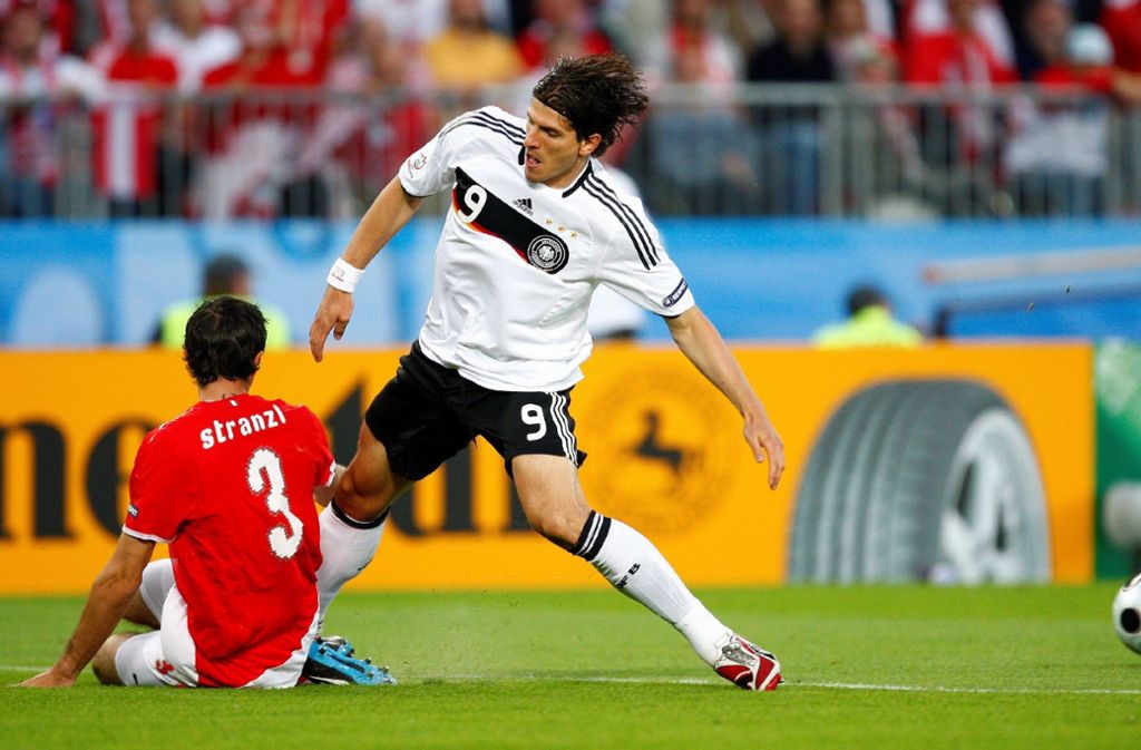 Bei der Europameisterschaft 2008 in Österreich und der Schweiz ist Gómez im Kader. Allerdings verliert die deutsche Nationalmannschaft im Finale gegen Spanien.