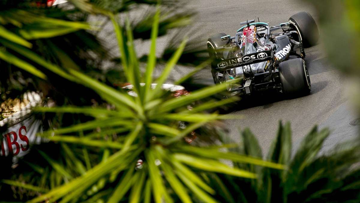  Lewis Hamilton und Mercedes erleben in Monte Carlo ein Wochenende zum Vergessen und präsentieren sich dünnhäutig. Max Verstappen übernimmt derweil die Führung in der Gesamtwertung und könnte den Traum vom achten Titel platzen lassen. 