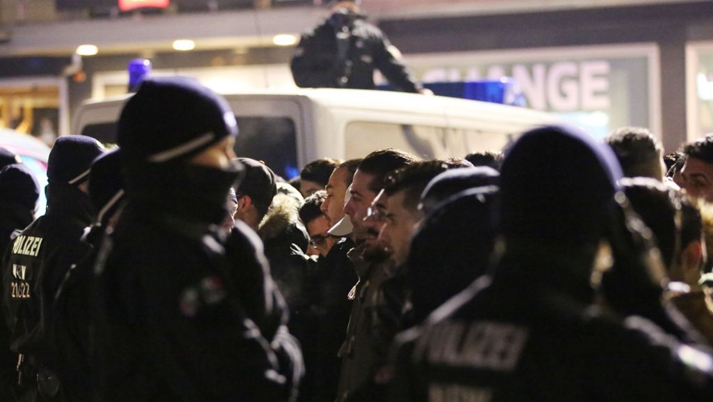 Silvesternacht in Köln: Polizei kontrolliert rund 1000 Personen am Bahnhof