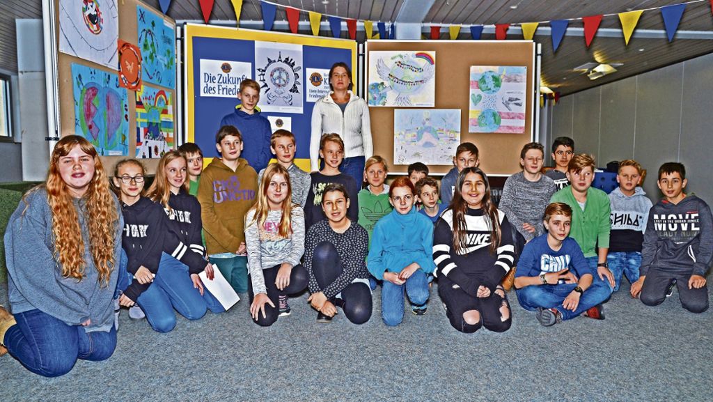 Heimsheimer Schüler sind kreativ: Kinderplakate für den Frieden