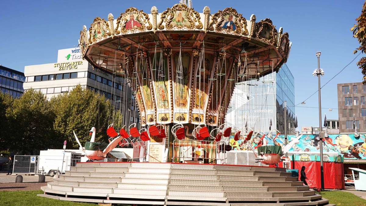 Aufbau auf dem Stuttgarter Schlossplatz: Das Historische Volksfest nimmt Gestalt an