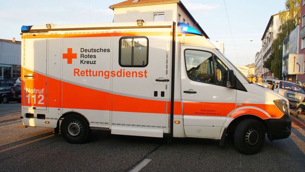 Unfall in Plochingen: Roller-Fahrer stürzt in Kreisel