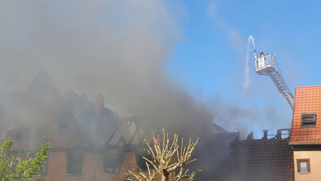 Lauffen im Kreis Heilbronn: Hunderttausende Euro Schaden nach Brand von Wohnhäusern