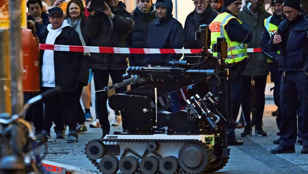 S-Bahn-Haltestelle in Stuttgart-Rohr: Vermeintlicher Bombenkoffer löst Polizeieinsatz aus