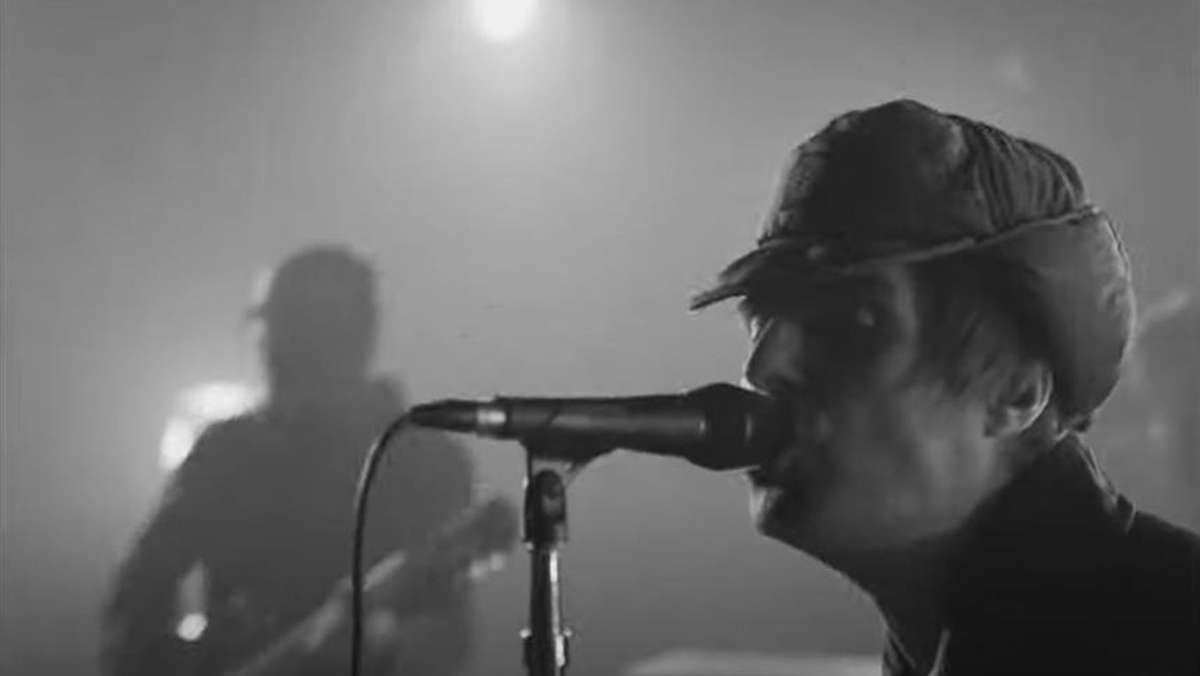 Liam Gallagher: neues Video: „Everything’s Electric“ beim Oasis-Sänger