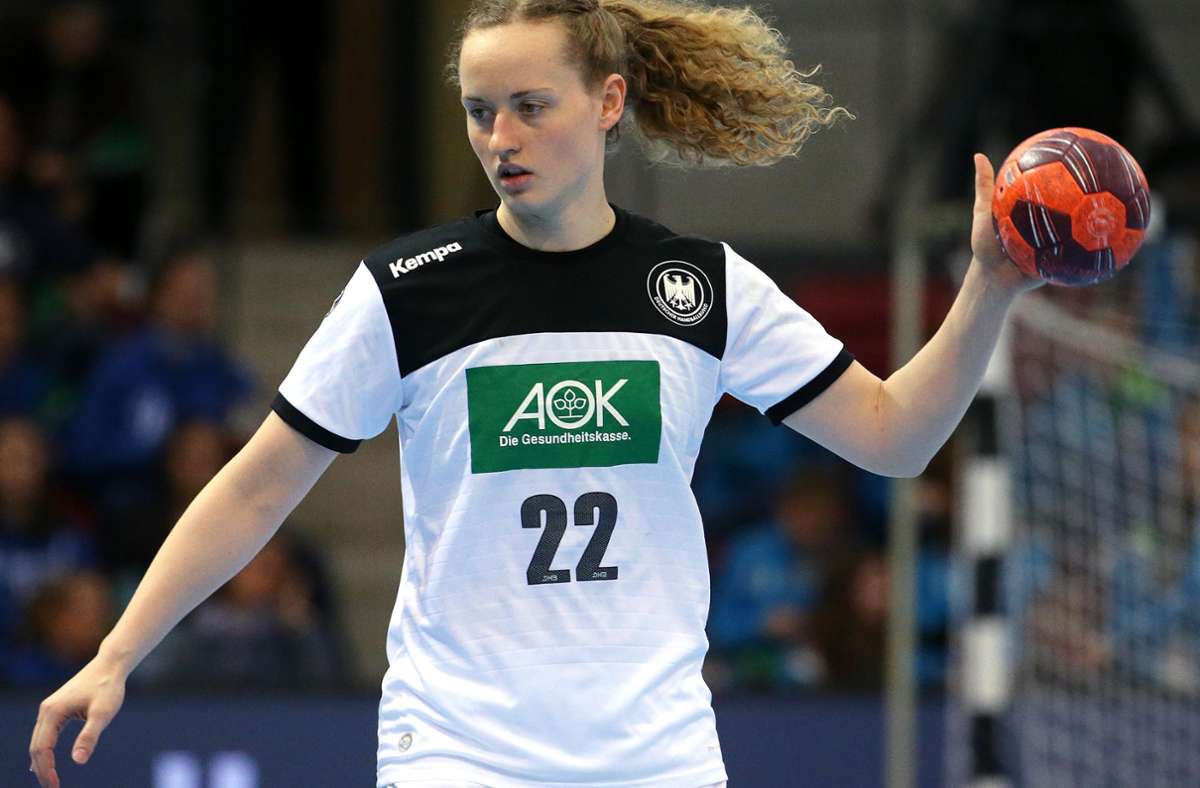 Die gebürtige Stuttgarterin Maren Weigel spielt seit 2014 für Bundesligist TuS Metzingen. Zuvor war die 26-jährige Linkshänderin für den TV Nellingen am Ball.