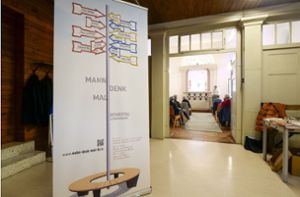 Die Schicksale der Hingerichteten und das geplante Mahnmal für sie waren Thema in der früheren Synagoge in Remseck-Hochberg. Foto: Simon Granville