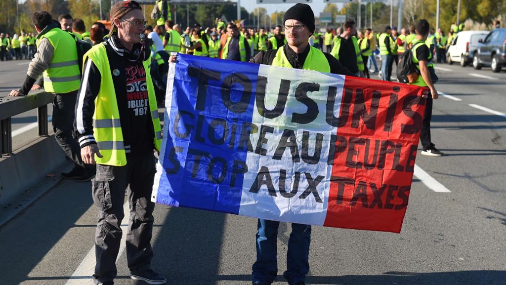 Frankreich protestiert gegen Erhöhung der Spirtsteuer: Gelbe Revolte gegen Emmanuel Macron