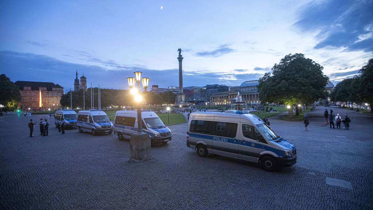 Nach Auseinandersetzungen in der City: Stuttgarter Polizei bereitet sich auf Nacht zum Sonntag vor