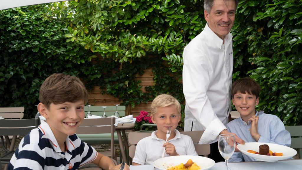  Weil er es seiner Frau versprochen hatte, bietet der ehemalige Sternekoch Patrick Giboin in seinem Restaurant Fässle in Stuttgart-Degerloch auch für Kinder Menüs mit mehreren Gängen an. 