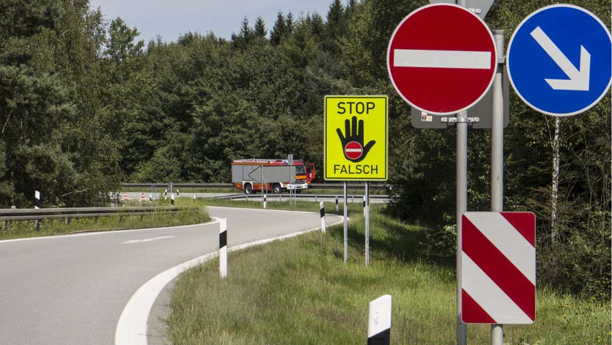 A8 bei Stuttgart: 14 Kilometer als Geisterfahrer unterwegs – Gefährdete gesucht
