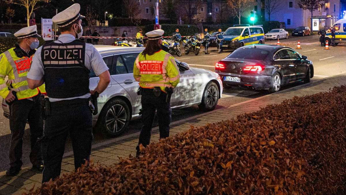 Polizeieinsatz in Stuttgart-Hedelfingen: Erste Zeugen vernommen  – Täter weiter auf der Flucht