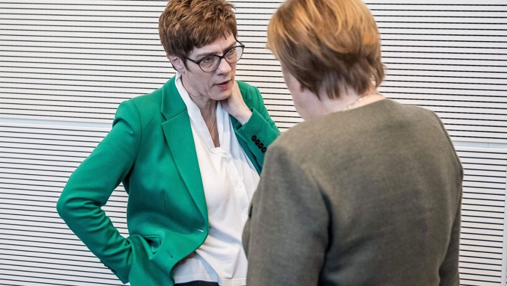 Merkels und Kramp-Karrenbauers Arbeitsteilung: In aller Freundschaft