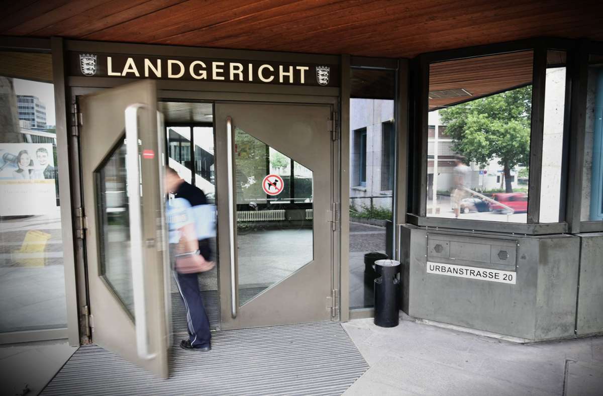 Das Landgericht Stuttgart hat den Angeklagten des versuchten Mordes für schuldig befunden. Foto: Weingand / STZN