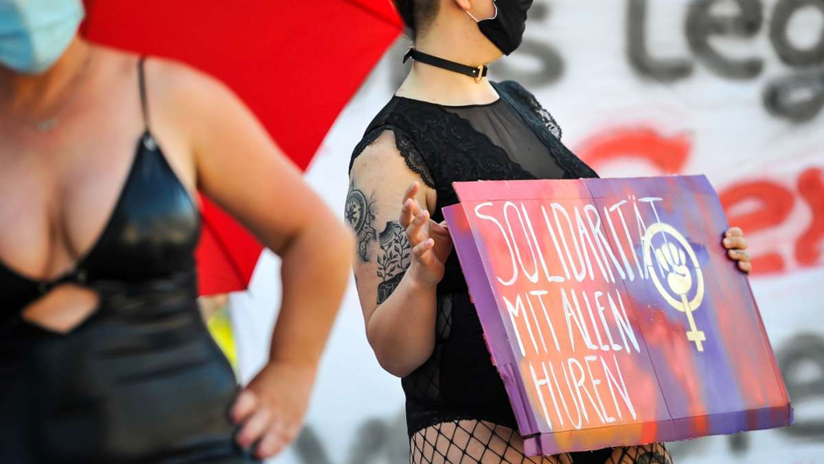 Demo auf dem Stuttgarter Wilhelmsplatz: Prostituierte sehen sich als Spezialisten beim Gesundheitsschutz