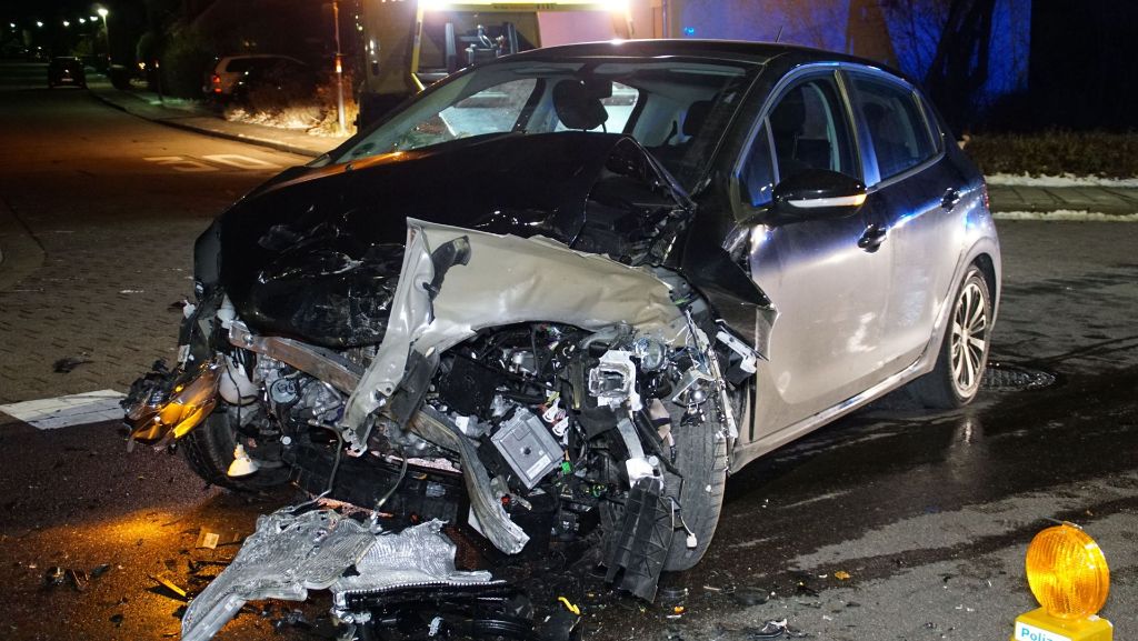 Ettlingen: Neun Verletzte bei Kreuzungs-Crash