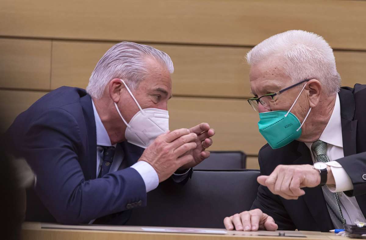 Winfried Kretschmann (Grüne) und Thomas Strobl (CDU) haben sich auf ein Ja zum Infektionsschutzgesetz geeinigt. Foto: imago images/Arnulf Hettrich