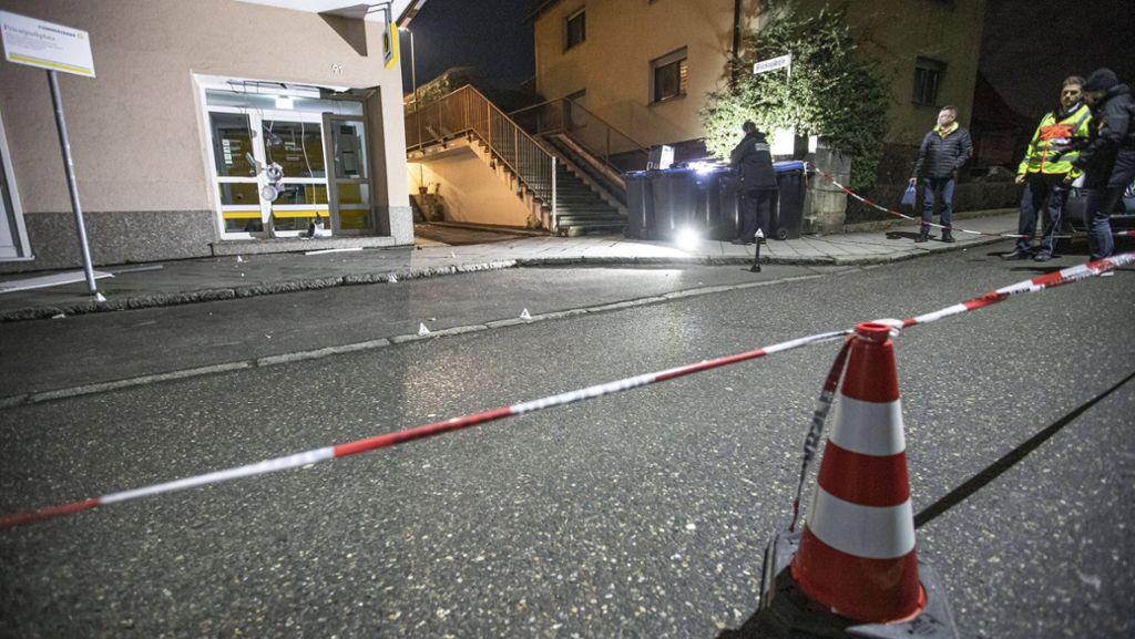 Explosion in Leinfelden-Echterdingen: Täter sprengen Geldautomaten in die Luft
