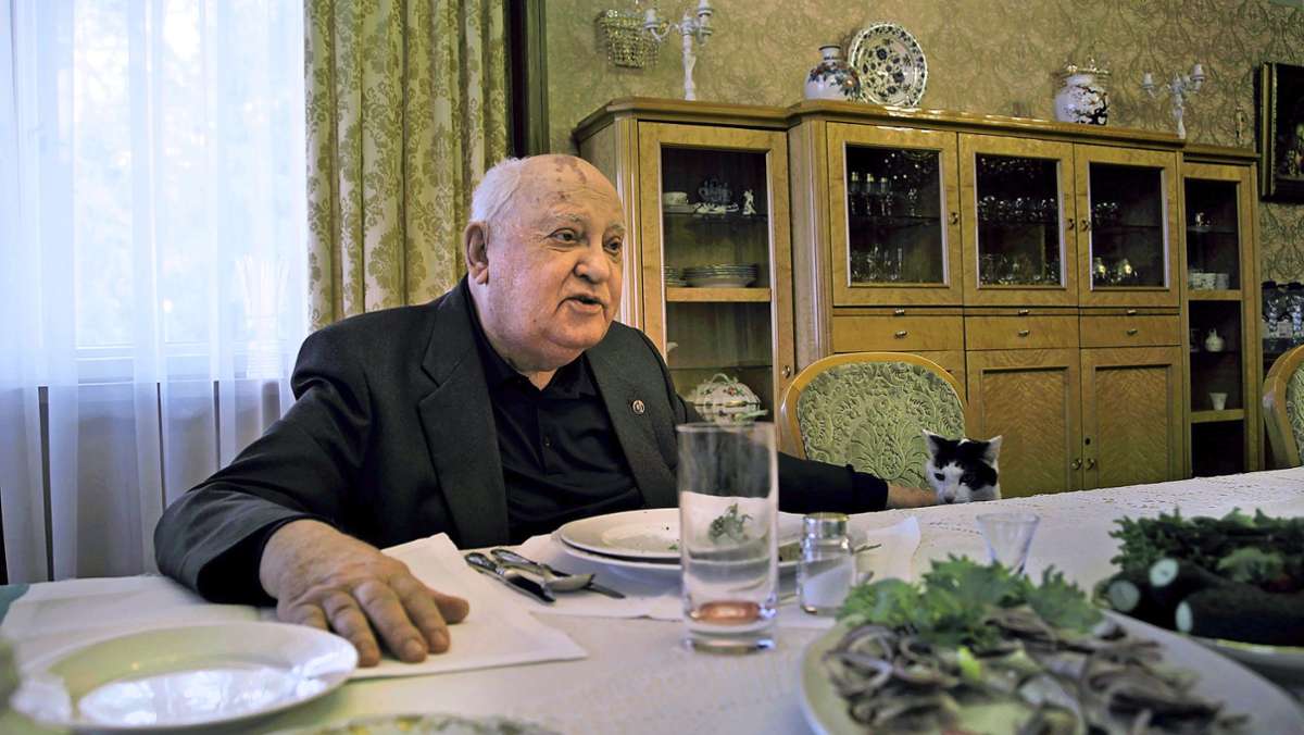  Geistreich und hadernd zeigt sich der russische Revolutionär Michail Gorbatschow in dem Dokumentarfilm „Gorbatschow. Paradies“ auf Arte . 