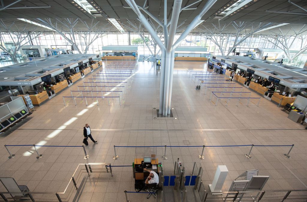 Mehr Mitarbeiter des Flughafens als Reisende