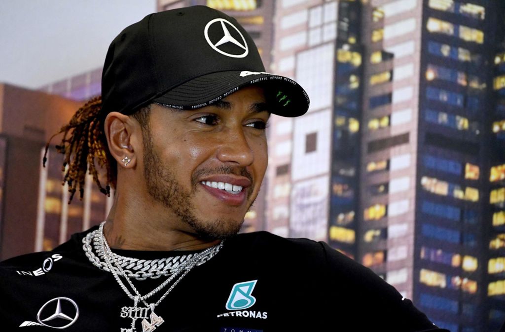 Formel-1-Weltmeister Lewis Hamilton wird es auch in der Formel-1-Zwangspause nicht langweilig – er weiß sich in vielen Gebieten zu beschäftigen.