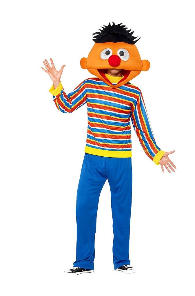 Auch für Männer sind bunte, freundliche Kostüme angesagt, wie zum Beispiel die Verkleidung von Ernie aus der Sesamstraße. Gerne hüllen sich die Jecken in diesem Jahr in nostalgische Kostüme, die an die Helden ihrer Kindheit erinnern.