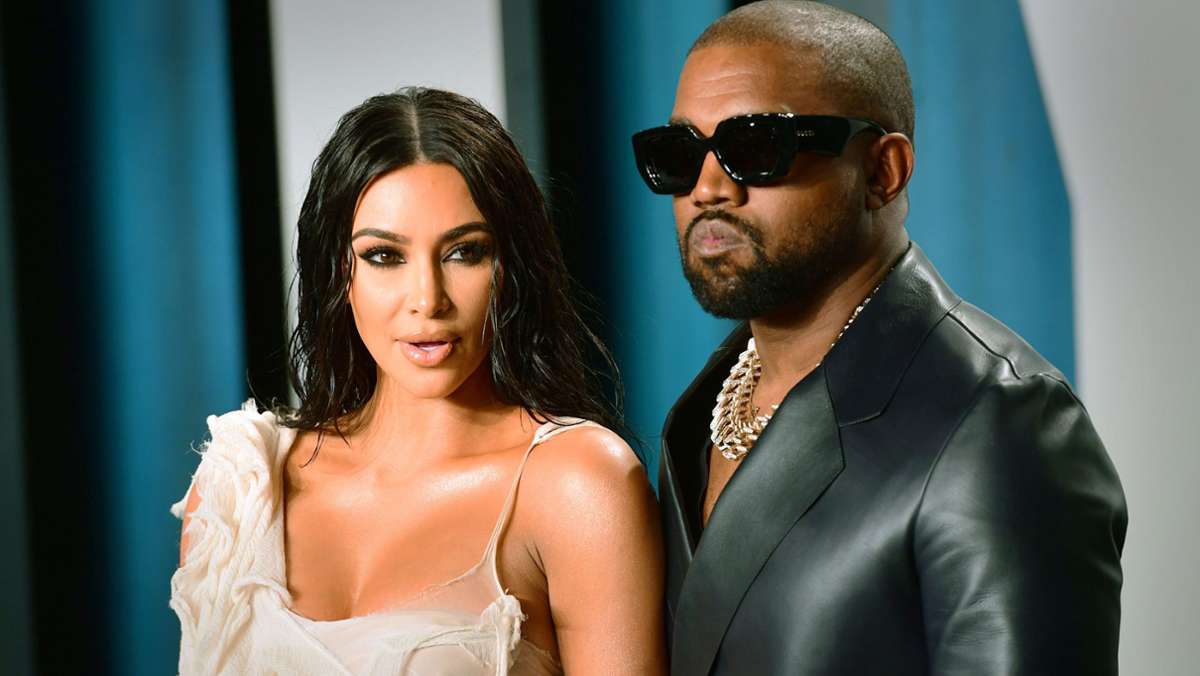  Zum 40. Geburtstag hat Kanye West seiner Frau ein seltsames Geschenk gemacht: Er ließ ein Hologramm ihres verstorbenen Vaters Robert Kardashian erstellen. Was Technikexperten dazu sagen und was das gekostet hat. 