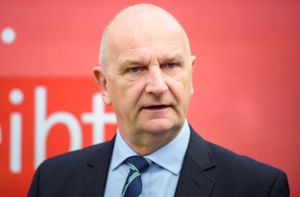 Woidke schlägt SPD-CDU-Grünen-Koalition  vor