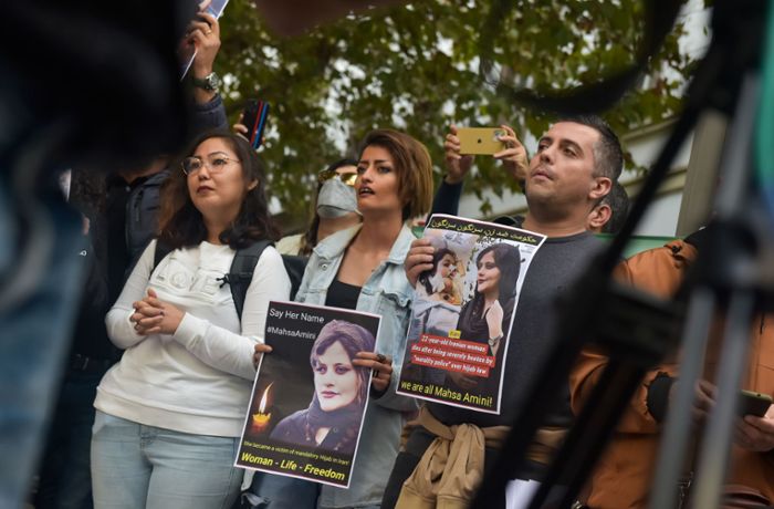Demonstration auf der Königstraße: Mahsa Aminis Tod treibt Stuttgarter auf die Straße