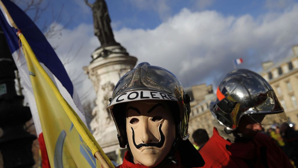 Paris: Rangeleien zwischen Polizisten und Feuerwehrleuten in Paris