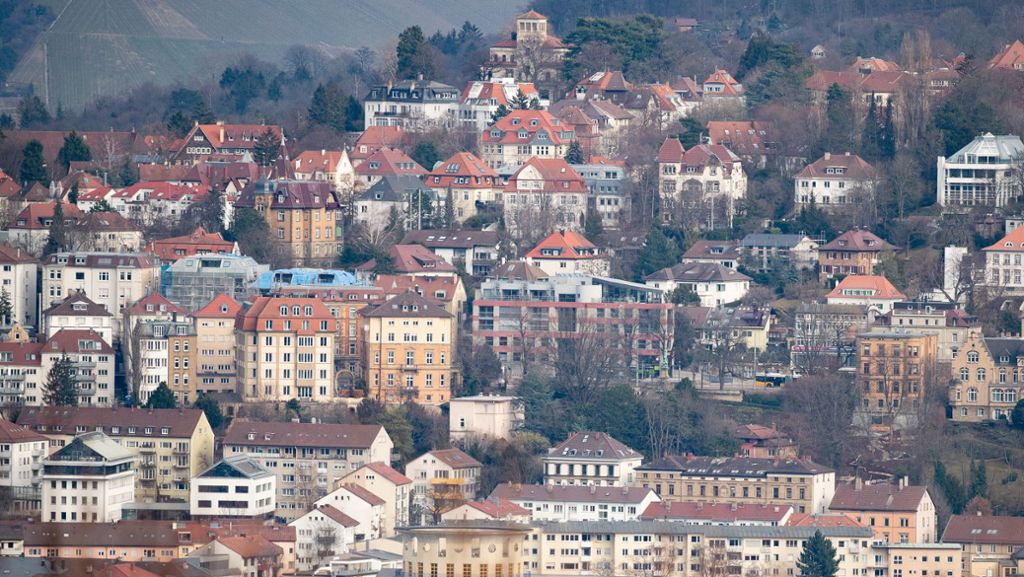  Eigentumswohnungen haben sich in Stuttgart in einem Jahrzehnt rasant verteuert. Die Stadt will mehr Grundstücke kaufen. Die SPD will Baulandbesitzer unter Druck setzen. 